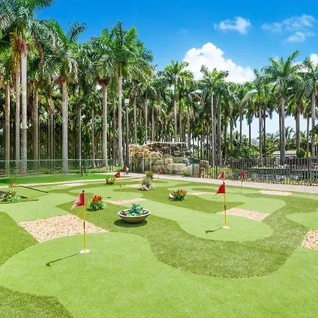 Island Paradise - Pickleball, Football, Pool Bliss L61
